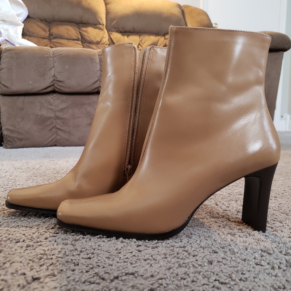 TALLI Camel Ankle Booties